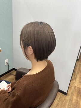 ブロス(BROS.) ショートボブ