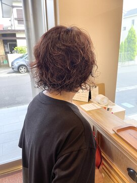 カドル(Cuddle) 赤色パーマ