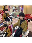 -80's American barber shop-