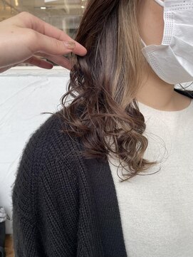 アニー 松戸(ANNI) ホワイトグレージュ/ミニウルフ/デジタルパーマ/チェリーブラウ