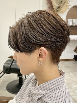 アトラクト バイ ラック 津田沼(Attract by LUCK) フェザーショート/メンズカット/ストレート/センターパート