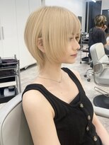 ダブルトーキョー シブヤ(W-TOKYO SHIBUYA)&nbsp;ショートウルフカットハイトーンホワイトベージュブリーチ