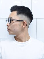 メリケンバーバーショップ コウベ(MERICAN BARBERSHOP KOBE)&nbsp;スキンフェードビジネスメッシュコームショート