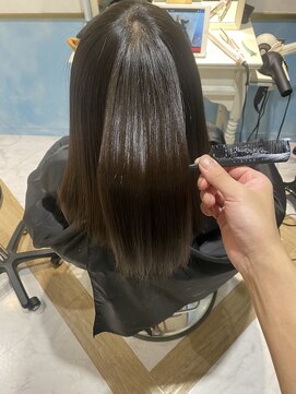 ロンドルーチェ 心斎橋(Lond luce) ダークアッシュ/ミディアムレイヤーカット［髪質改善/縮毛矯正］