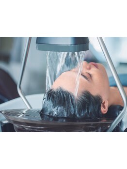 【乾燥に負けない頭皮ケアに！】5分で副交感神経にスイッチ☆残留アルカリや毛穴に詰まった汚れを除去*