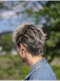 金髪スパイキーショート