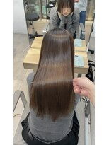 エラ(Ella) 自然な艶感が魅力の縮毛矯正スタイル