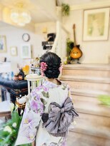 美容室 ティンカーベル シニヨンヘア