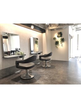 初めての方もホッと安心して過ごせるサロン[eyl]落ち着いた空間で、カフェのようなサロンタイムを♪