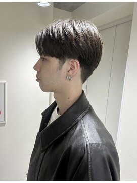 ナビバイケンジ(NaVI by KENJE) 短めセンター分けカット