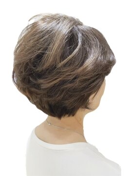 アルム(arum) 立体フォルムが映える上品ボリュームショート