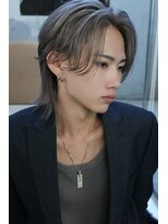 ピア ヤクイン(Pia Yakuin) センターパートウルフ×グレージュ