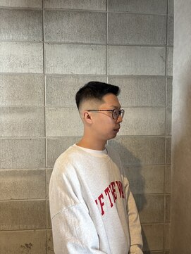 ワンワンオー バーバーショップ コンチネンタル(@110 BARBER SHOP continental) スキンフェード