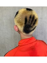 トリコ(ToricO) デザインカラー ブリーチカラーハイトーン ショート坊主