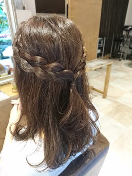 ウィービーパセリ atre川越店(WE BE PARSLEY) モテ可愛く編み込みハーフアレンジ♪【担当 木村沙織】