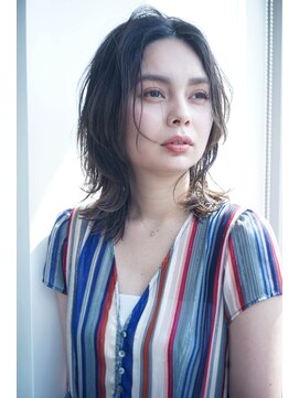 エアー 福岡(AIR) 【air-FUKUOKA】大人かわいいウルフ風外はねミディ