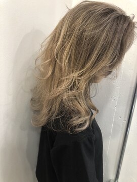 へアメイクワンプラス 四日市(HAIR MAKE ONEplus) 外はね◎大人可愛い☆エレガントなホワイトグレー