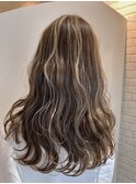 ベージュ×ハイライト