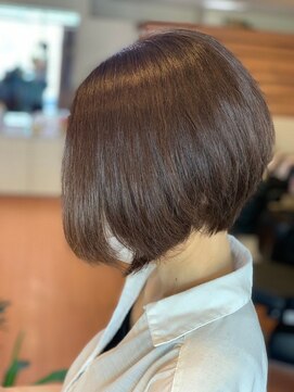 アークスヘアー ダークべージュスタイリング楽♪大人かわいい前下がりショート
