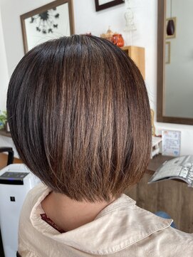 メイメーア(Ma Mere) ボブスタイル