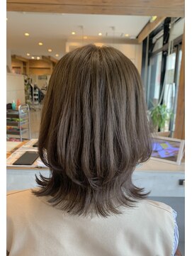 アドラーブル 松崎店(adorable) 【ひし形】【ウルフボブ】【カーキグレージュ】