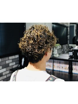 【大人のフェードスタイル】沖縄のメンズに超オススメ☆男前×大人な雰囲気を目指すなら<Secret base ZERO>