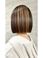 ヘアアンドビューティー クローバー(Hair&Beauty Clover) 美しいシルエットのミニボブ