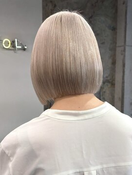 ソル ジングウマエ(SOL JINGUMAE) 顔周りレイヤーカットタッセルボブ外ハネボブワンホンボブ韓国