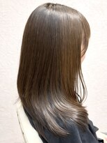 フッタ(Futta)&nbsp;オリーブグレージュ【イルミナカラー】【カット】【西武新宿駅】