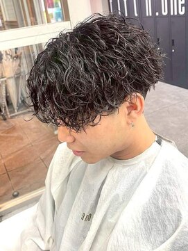 ワンズナゴヤ 名古屋栄店(ONE's NAGOYA) スペインカールスパイキーショートブルーブラックフェザーパーマ