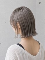ラミ(L'ami)&nbsp;《吉田光ノ丞》切りっぱなしボブ　フォギーベージュ　ブリーチ
