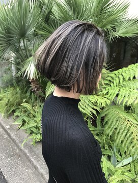 ルーヴェ(LOWE) ハイライトMIXショートボブ