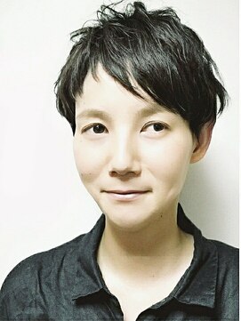 メリケンビューティーパーラー コウベ(MERICAN BEAUTY PARLOR KOBE) 【ベリーショート/黒髪・斜めバング】tomo