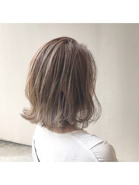 レブ 四条烏丸(Reb,) ミルクティーベージュ