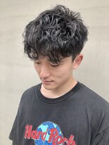ヘアー アイス ルーチェ(HAIR ICI LUCE)&nbsp;くせ毛風パーマ メンズショート 黒髪パーマ 刈り上げ 担当 井上
