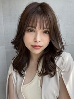 ミンクス渋谷スマートサロン(MINX shibuya smart salon)&nbsp;斜めバンググレージュカラーデザインカラーシルキーベージュ