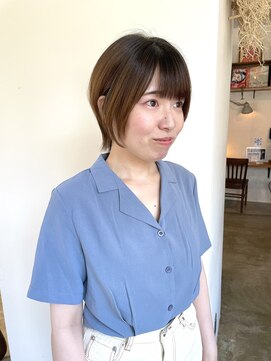 ヘアーアイストゥーレ(HAIR ICI TRE) 耳かけショートストレート小顔補正立体カット担当渡辺聖