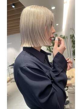 アオイ(aoi.) blond bob