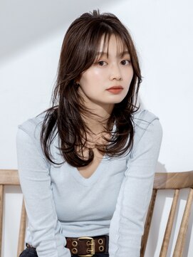 エアー 青山(AIR) レイヤーカット透明感グレーベージュロングヘア