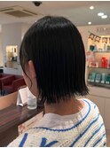 ナチュラル大人可愛い外ハネ切りっぱなしボブスタイル
