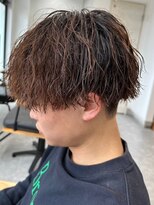 フゥ 宇都宮(FeU)&nbsp;波巻きパーマメンズパーマメンズヘアツーブロックツイストパーマ
