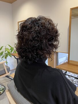 スピネル(Spinel) MIXくるくるパーマ。