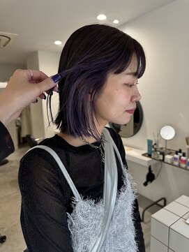 シイ(SIE) インナーカラーボブ