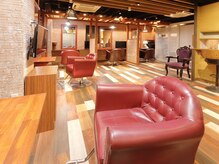 ヘアメイク イズム(HAIR MAKE ism)の雰囲気（広々とした店内でリラックス気分☆[千葉駅/千葉中央駅]）