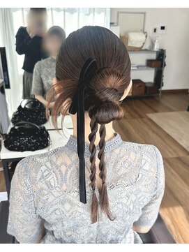 オウン(AUN) リボンシニヨン