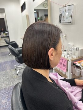 ビューティーコレクション 焼津店 シンプルフラットボブ