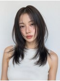 【抜け感レイヤー】ダークカラーのヘルシーセミロング