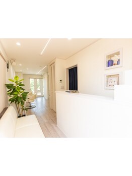 少人数サロンだからこその落ち着きのある空間。ゆったりとした時間の中で贅沢なサロンtimeを…。