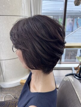 カシー(Casii) 50代60代エレガントショートボブレイヤー