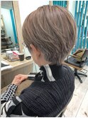 大人ショートレイヤー×やわらかグレージュ